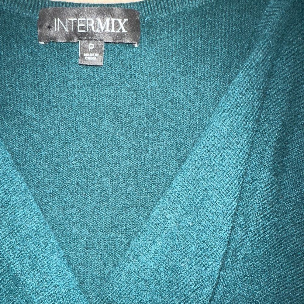 Intermix Cashmere - Picture 2 of 3
